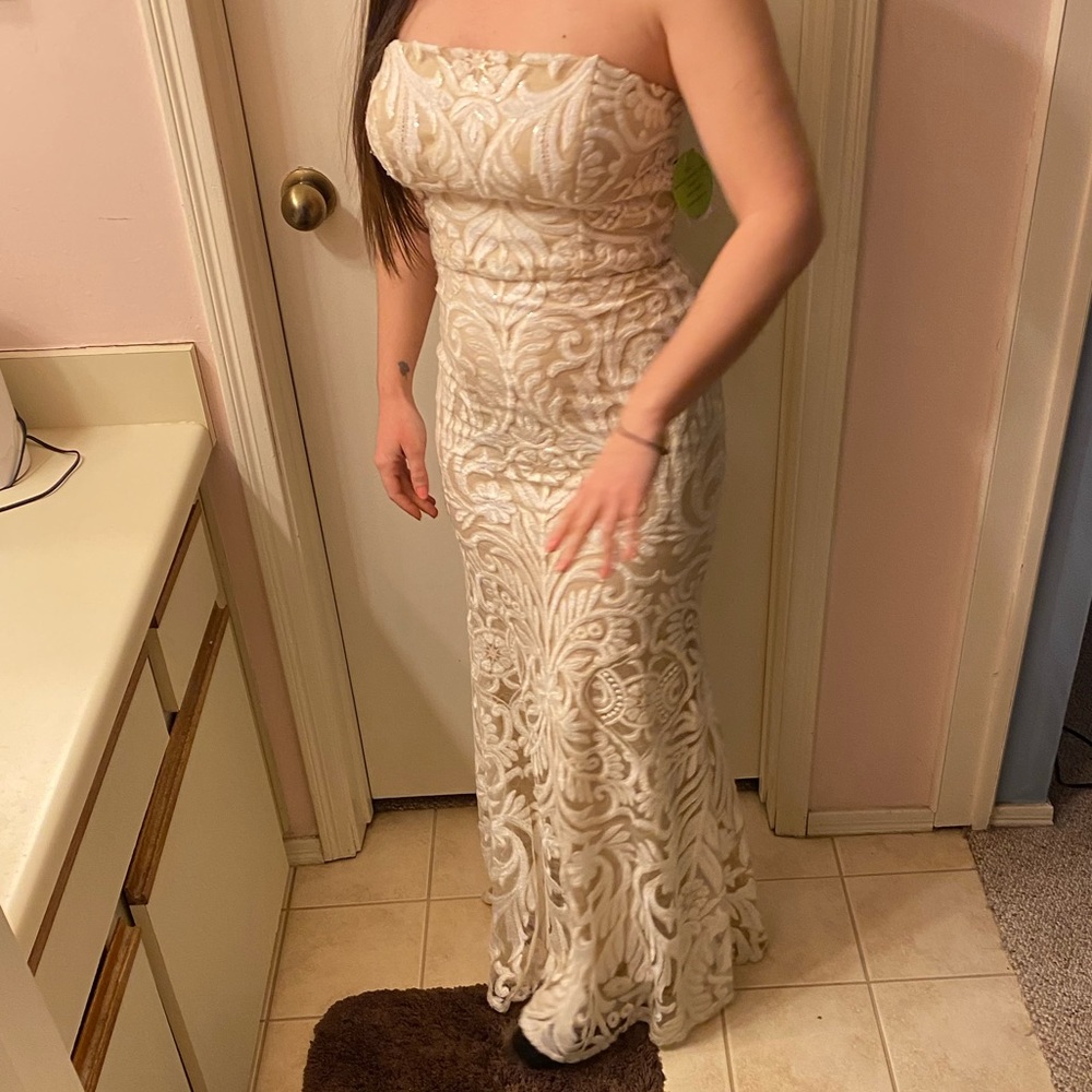 White Windsor Strapless Dress